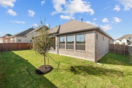 New construction Single-Family house 2802 Neidman Dr, Mansfield, TX 76063 The Dowell- photo 2 2