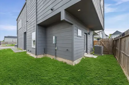 New construction Single-Family house 3002 Jensen Springs Ln, Houston, TX 77026 - image