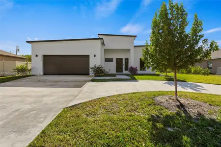 New construction Single-Family house 1230 Sw Becker Rd, Port Saint Lucie, FL 34953 - image