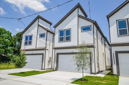 New construction Single-Family house 846 Lucky St, Houston, TX 77088 - image
