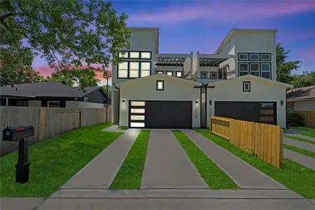 New construction Single-Family house 7210 England St, Houston, TX 77021 null- photo 0