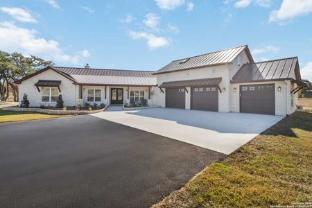 New construction Single-Family house 43 Lost Vly, Boerne, TX 78006 - image