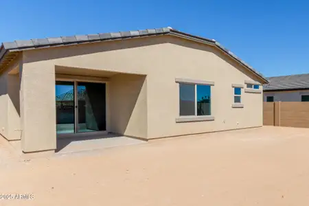 New construction Single-Family house 17421 Las Palmaritas Dr, Waddell, AZ 85355 plan Granite Vista Avanti - Plan 1576 - image 2