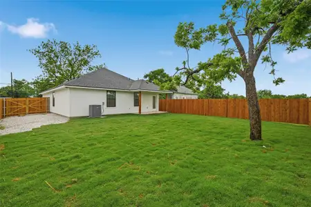 New construction Single-Family house 812 Kings Hwy, Waco, TX 76704 - image