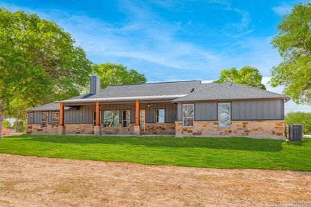 New construction Single-Family house 133 Hondo Ridge, La Vernia, TX 78121 - photo 14 14