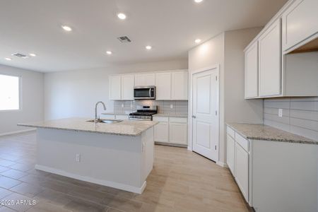 New construction Single-Family house 39980 W Sparks Ln, Maricopa, AZ 85138 plan Erie - image 8