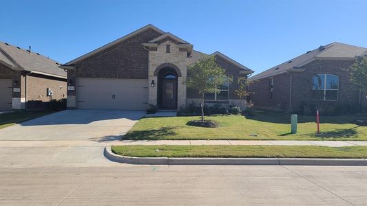 New construction Single-Family house 1913 Jackson St, Cleburne, TX 76033 Blanco - photo 0 0