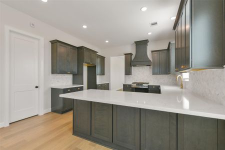 New construction Single-Family house 2515 S Houston Ave, Pearland, TX 77581 - image 7