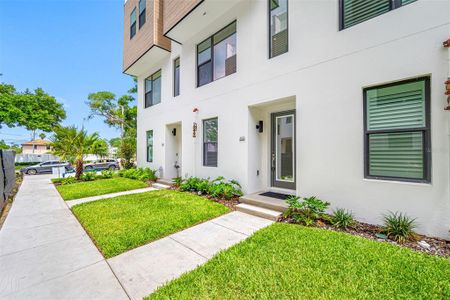 New construction Townhouse house 323 15th Street North, Saint Petersburg, FL 33705 Bayamo- photo 0