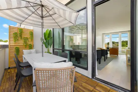 New construction Condo house 610 N Oak Cliff Blvd, Unit 204, Dallas, TX 75208 - image