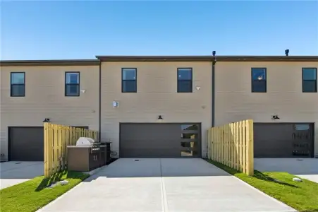 New construction Townhouse house 263 Barracks Wy, Unit 877, Hoschton, GA 30548 plan Ivey - image
