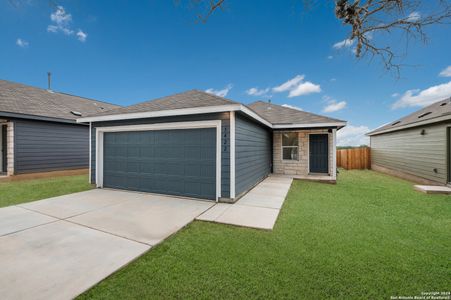 New construction Single-Family house 1614 Knoll Ridge, New Braunfels, TX 78130 The Kowski- photo 0