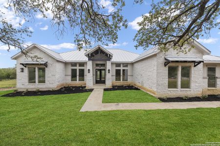 New construction Single-Family house 1552 Vintage Way, New Braunfels, TX 78132 - photo 0