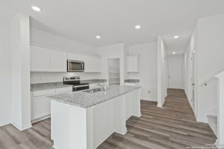 New construction Single-Family house 1416 Onate, Seguin, TX 78155 plan Spectra - image 3