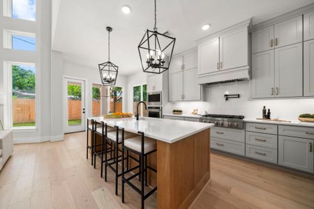 New construction Single-Family house 2019 Shadow Bnd, Houston, TX 77043 - image 6
