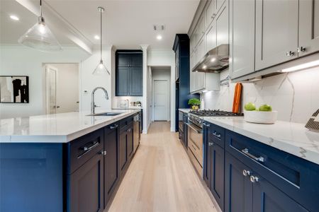 New construction Single-Family house 1014 Peden St, Unit A, Houston, TX 77006 - image 16