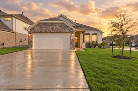 New construction Single-Family house 5643 Silverleaf Oak Ln, Houston, TX 77066 plan Plan 210 - image