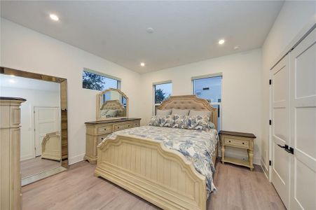 New construction Townhouse house 323 15Th St N, St. Petersburg, FL 33705 - image 14