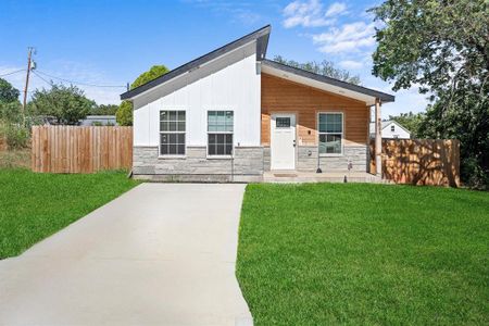 New construction Single-Family house 5811 Lake Granbury Trl, Granbury, TX 76048 - image