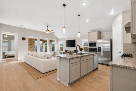 New construction Single-Family house 2419 Honeyberry Shrub Dr, Manvel, TX 77578 plan Yorktown  (1913-HV-35) - image 16