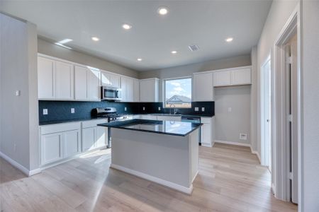 New construction Single-Family house 21123 Autumn Heights Dr, Bonney, TX 77583 plan Jefferson - image 4