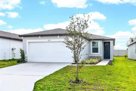 New construction Single-Family house 3729 Radiant Mountain Dr, Plant City, FL 33565 plan Denali - image