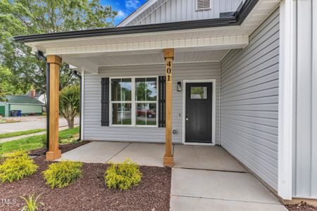 New construction Single-Family house 401 N Raiford St, Selma, NC 27576 null- photo 2 2