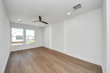 New construction Single-Family house 2210 Diagonal Ln, Houston, TX 77051 - image 12