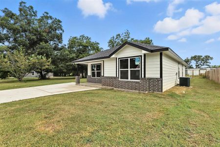 New construction Single-Family house 508 Woodlawn St, Sulphur Springs, TX 75482 - image