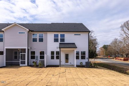 New construction Townhouse house 11 Village Edge Dr, Lillington, NC 27546 The Wake- photo 1 1