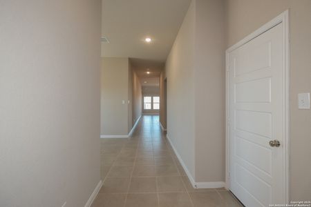 New construction Single-Family house 105 Reno Trl, Floresville, TX 78114 Barbosa- photo 0