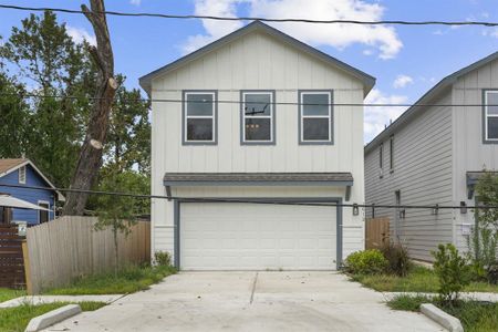 New construction Single-Family house 1012 Marcolin, Houston, TX 77088 - photo 0