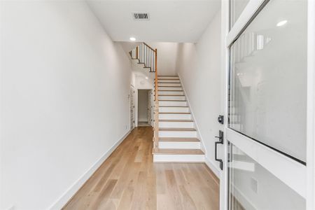 New construction Single-Family house 806 Fisher St, Unit C, Houston, TX 77018 - image 16