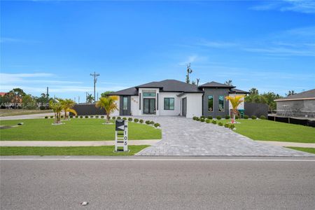 New construction Single-Family house 105 S Nelson Rd, Cape Coral, FL 33991 - image