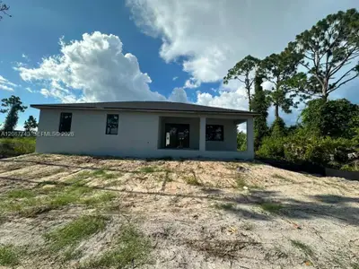 New construction Single-Family house 15825 Lakeland Cir, Port Charlotte, FL 33981 - image