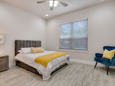 New construction Condo/Apt house 11158 Vance Jackson Road, Unit 11, San Antonio, TX 78230 - photo 17 17