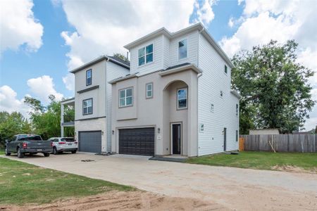 New construction Single-Family house 1416 W 34Th 1/2 Street, Houston, TX 77018 Austin - photo 0