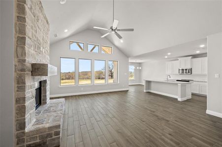 New construction Single-Family house 7016 Ranch View Pl, Springtown, TX 76082 plan The Carter - image 19