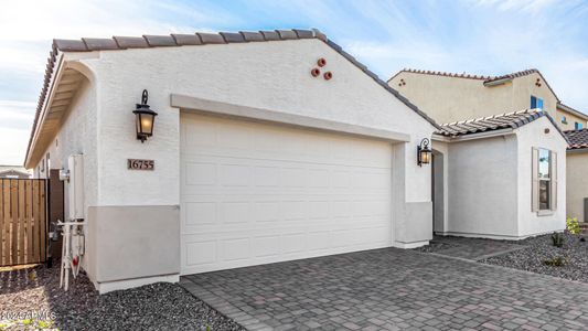 New construction Single-Family house 16755 W Cameron Dr, Surprise, AZ 85388 Sapphire- photo 5 5