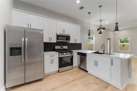 New construction Single-Family house 4117 Kewanee St, Unit A/B, Houston, TX 77051 - image 5