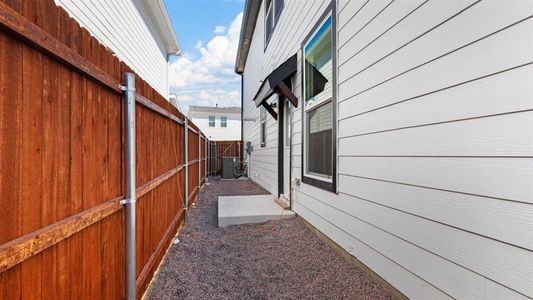 New construction Townhouse house 3420 Lake District Ln, Fort Worth, TX 76135 BRADEN- photo 37 37