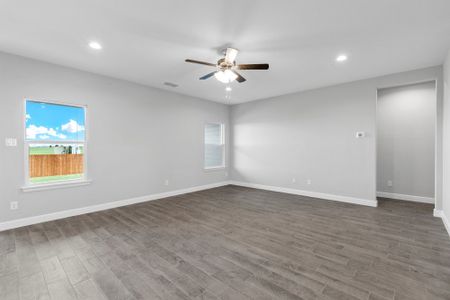 New construction Single-Family house 300 Deserado Dr, Fort Worth, TX 76131 null- photo 27 27