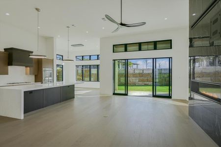 New construction Single-Family house 105 Via Roma Ct, Horseshoe Bay, TX 78657 - image 19