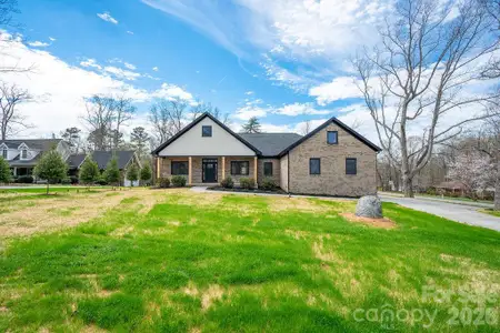 New construction Single-Family house 1500 Avalon Oaks Ct, Dallas, NC 28034 - image