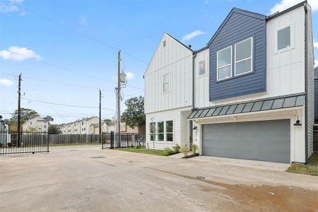 New construction Single-Family house 8918 Sunshine Laverne Ln, Houston, TX 77080 - image