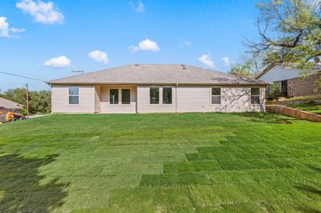 New construction Single-Family house 201 Bartlett Ct, Runaway Bay, TX 76426 - image