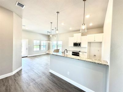 New construction Single-Family house 1576 Reverie Road, Burleson, TX 76028 - photo 10 10