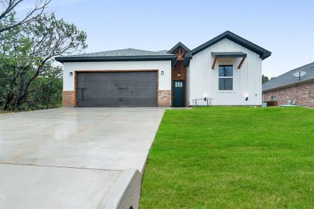 New construction Single-Family house 2202 Pedernales Court, Granbury, TX 76048 - photo 0