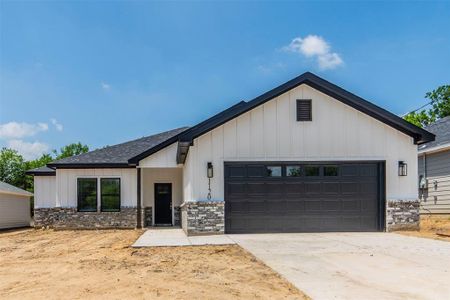 New construction Single-Family house 1120 Edgar Street, Greenville, TX 75401 - photo 0