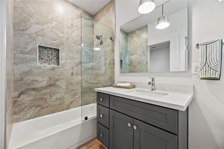 New construction Single-Family house 1040 Homer St, Unit B, Houston, TX 77091 - image 13